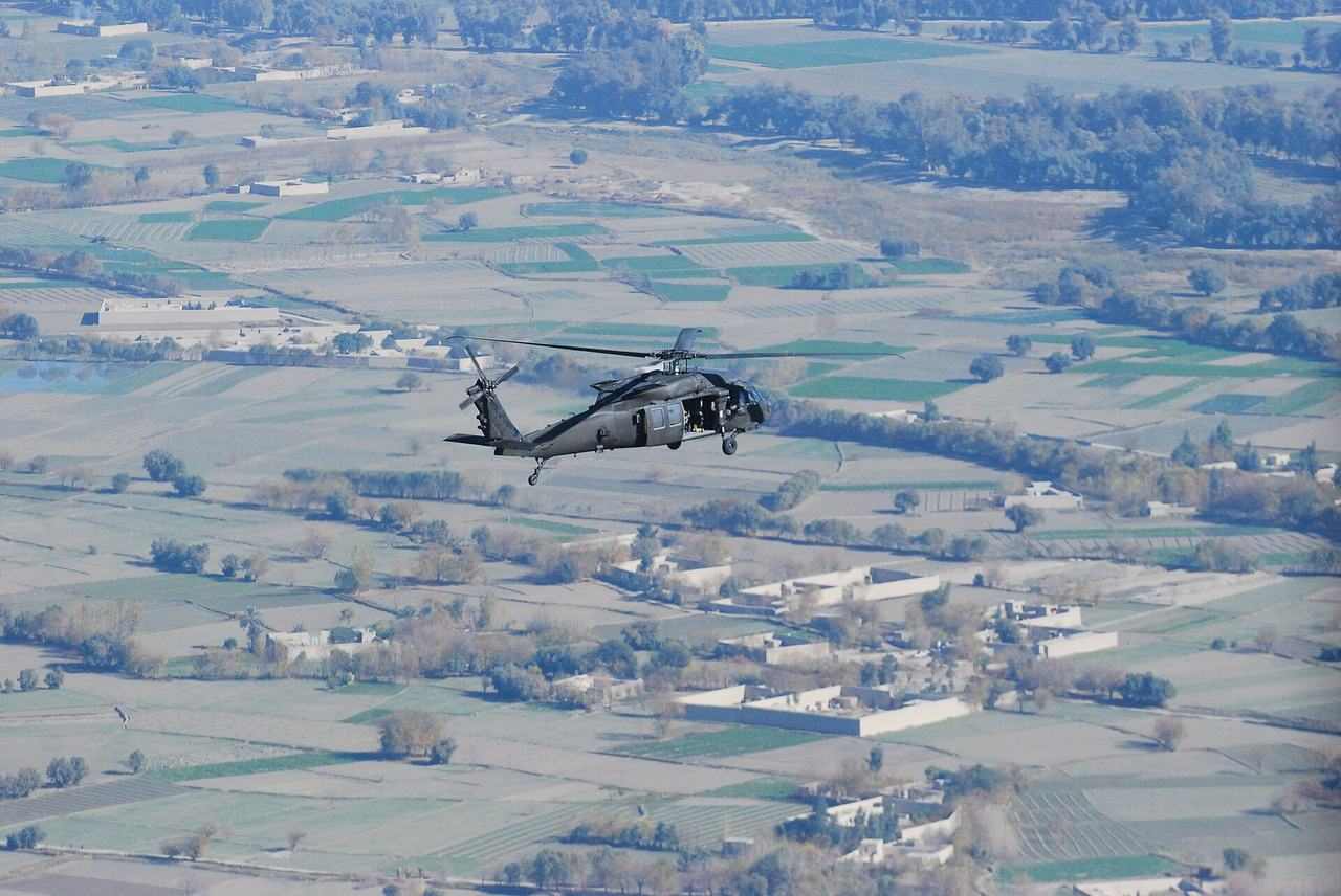 Canada Suspends Black Hawk Helicopter Purchase: 16 US-Made UH-60Ms for Special Forces Frozen Amid Trump Trade Tensions
