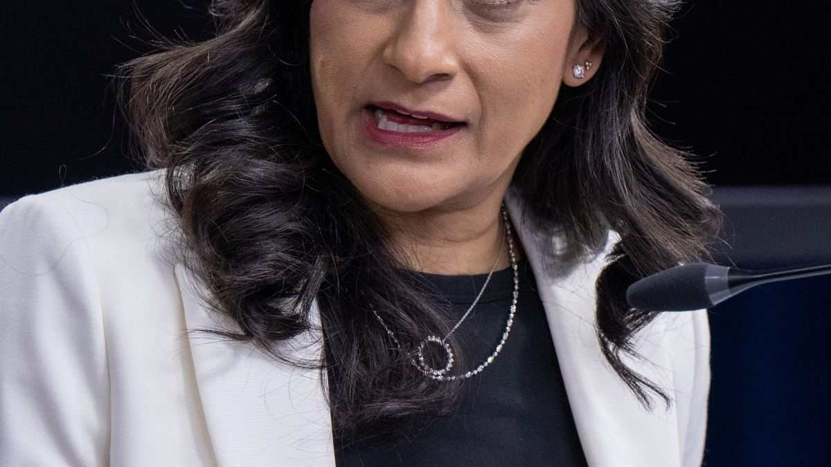 Canada India Trade Deal 2026: 300-Delegate Mission Lands in Mumbai, Anand Heads to Delhi