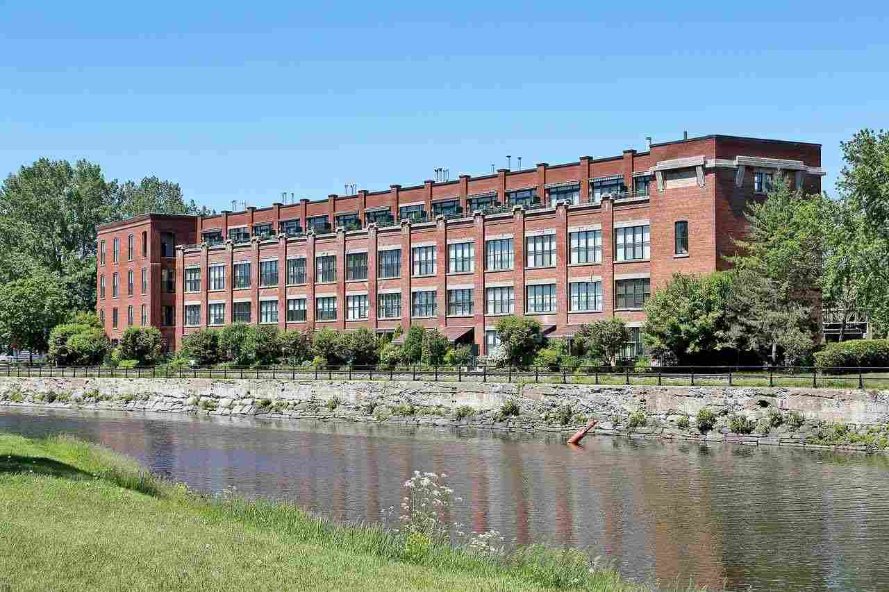 A Stelco steel facility — the Steel Company of Canada's Montreal rolling mill (file photo)