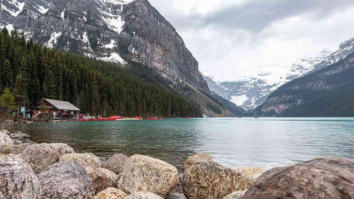 Parks Canada Layoffs: 2,917 Staff Told Jobs at Risk as Agency Cuts 500 Positions